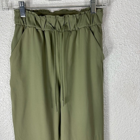 Lululemon Keep Moving Pant 7/8 High-Rise
Rosemary Green SZ 2 - Picture 6 of 6